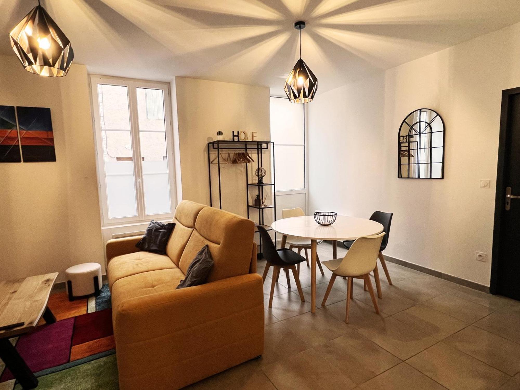 Hyper-centre Avec Garage Securise *
